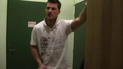 An non-professional boy from Prague jerks off and goo